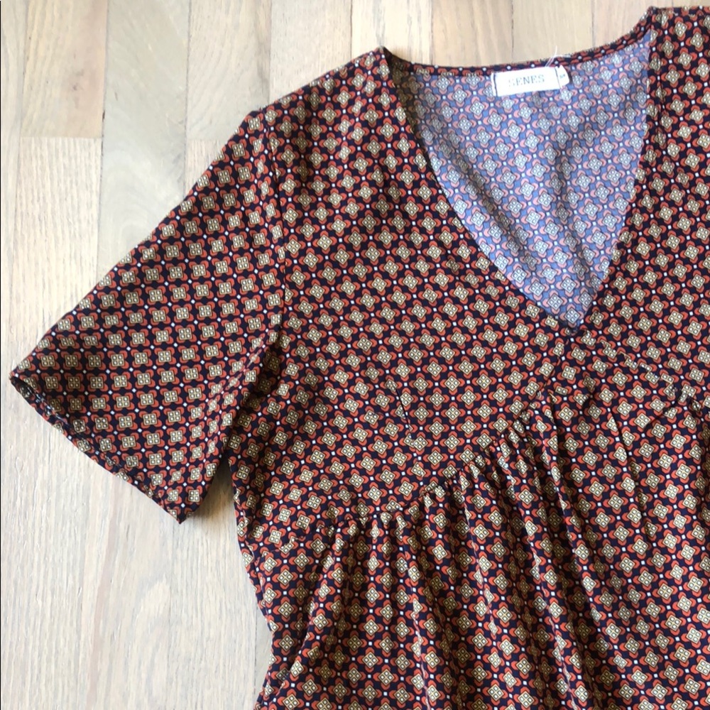 Stylish V-Neck Patterned Dress - Picture 3 of 6